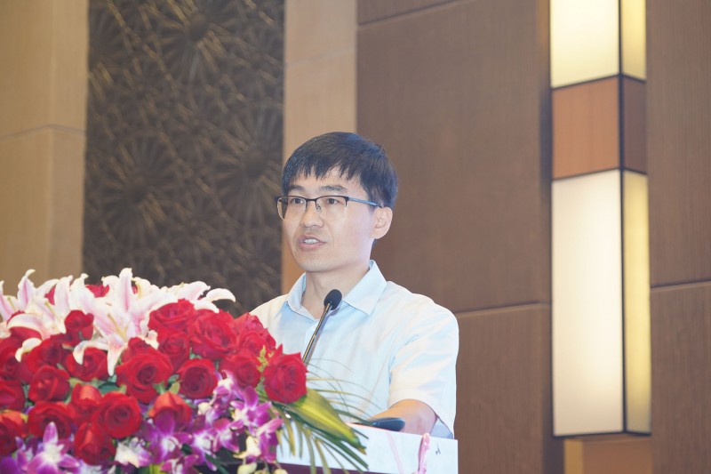 中科院海洋重點(diǎn)實(shí)驗(yàn)室主任、中科院寧波材料所所長助理、國家杰出青年基金獲得者、寧波涂協(xié)專委會(huì)名譽(yù)主任王立平：二維片層材料調(diào)控的新型海洋重防腐涂料體系關(guān)鍵技術(shù)與工程應(yīng)用